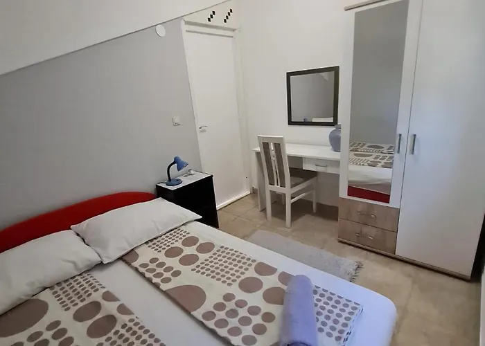 Apartman Iva *
